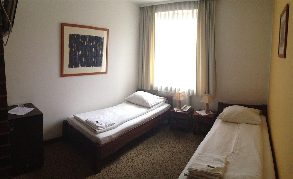 Hotel Olecki Oświęcim Εξωτερικό φωτογραφία